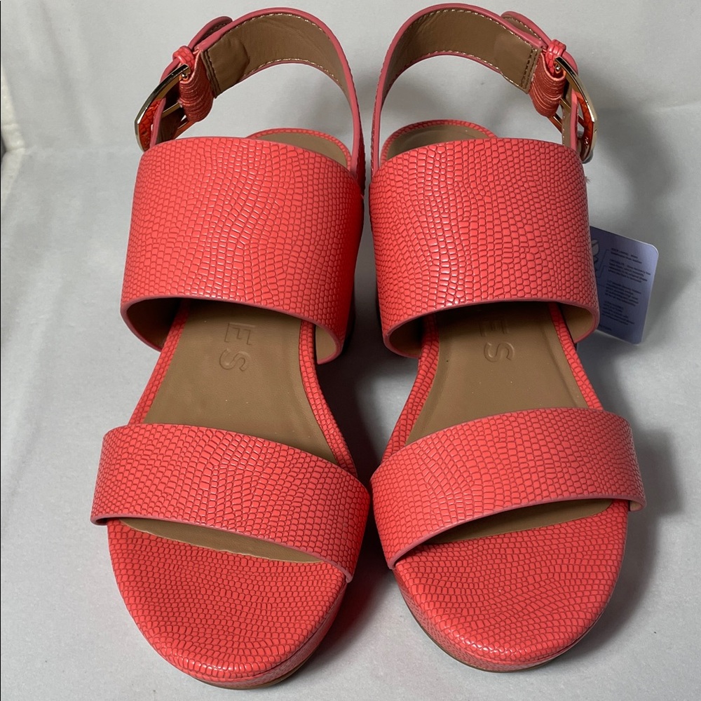 Aerosoles Camilia Round Toe Platform Sandals Coral Lizard Embossed 
Size 7.5